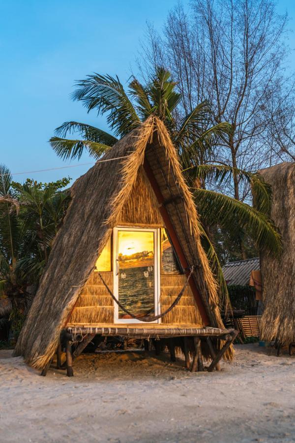 Young Wild And Free Koh Kong Exterior photo