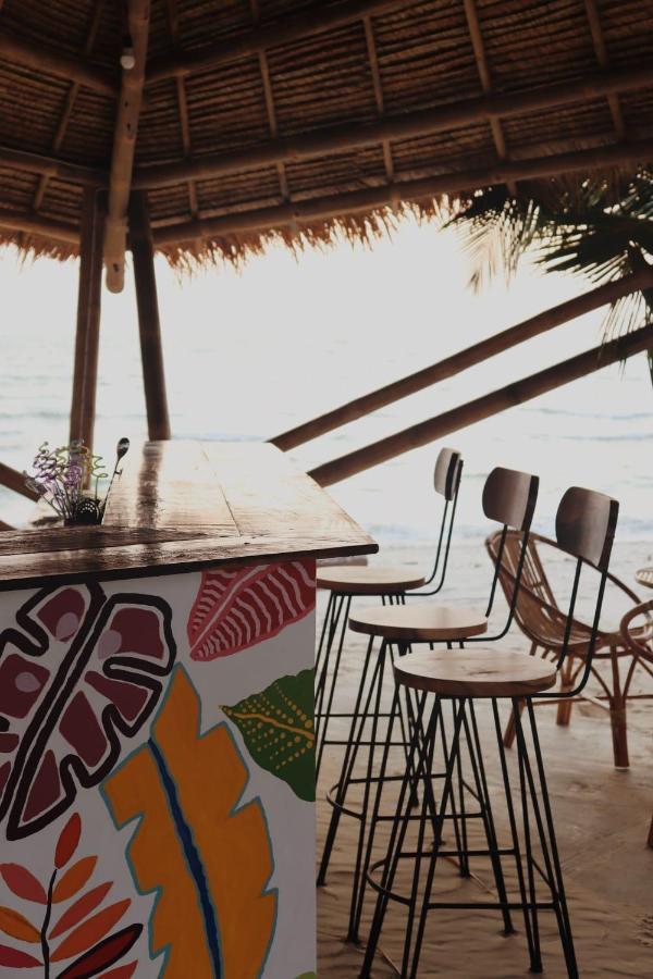 Young Wild And Free Koh Kong Exterior photo